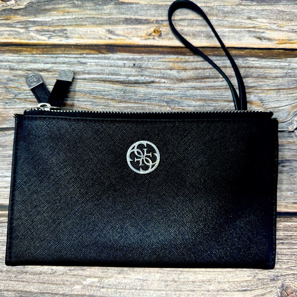 Guess folding wallet wristlet black patent vegan leather EUC​​